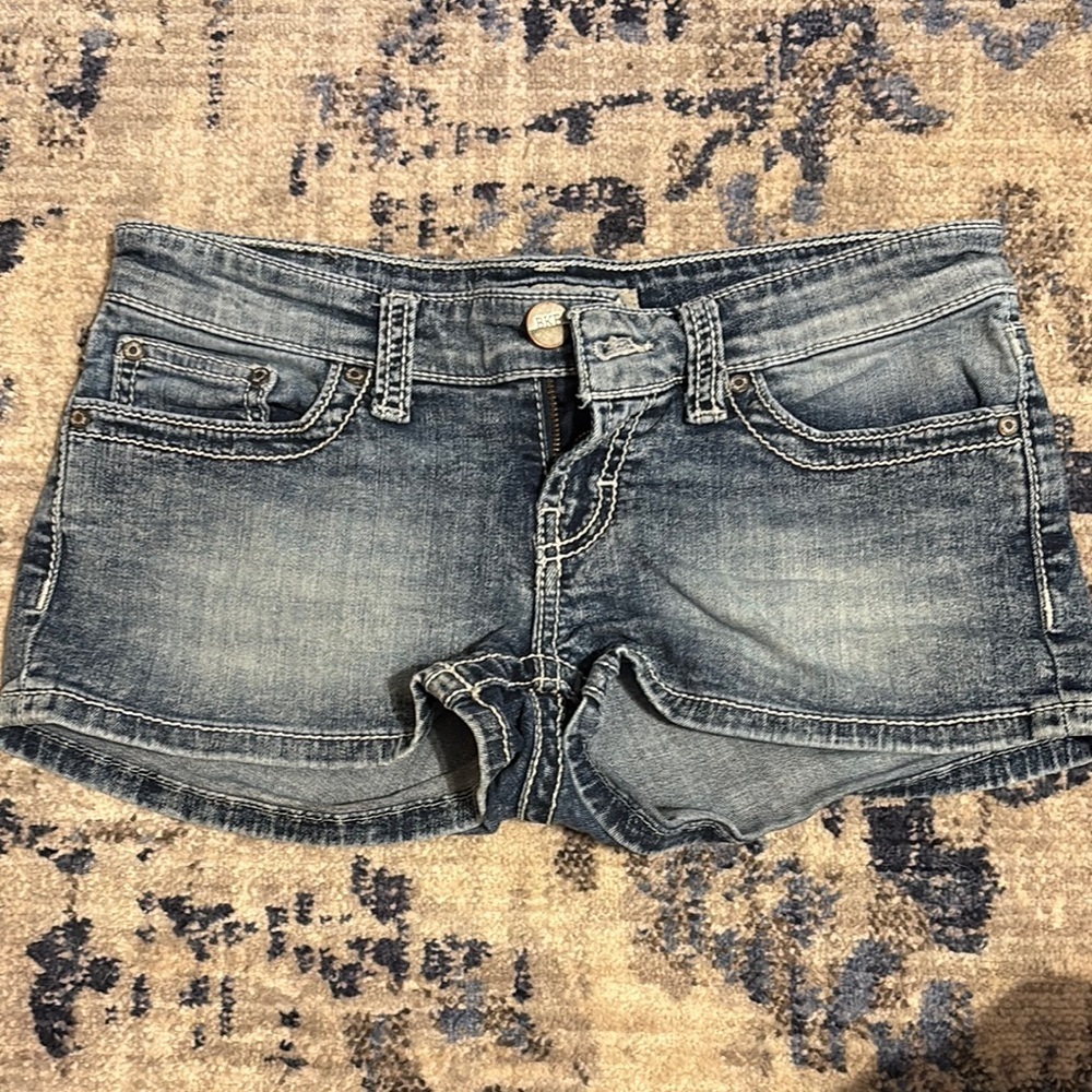 BKE Blue Jean Shorts Vintage Distressed Style - Picture 2 of 10